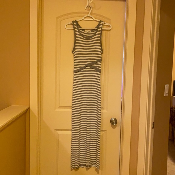 Monteau Maxi Dress - Picture 2 of 5
